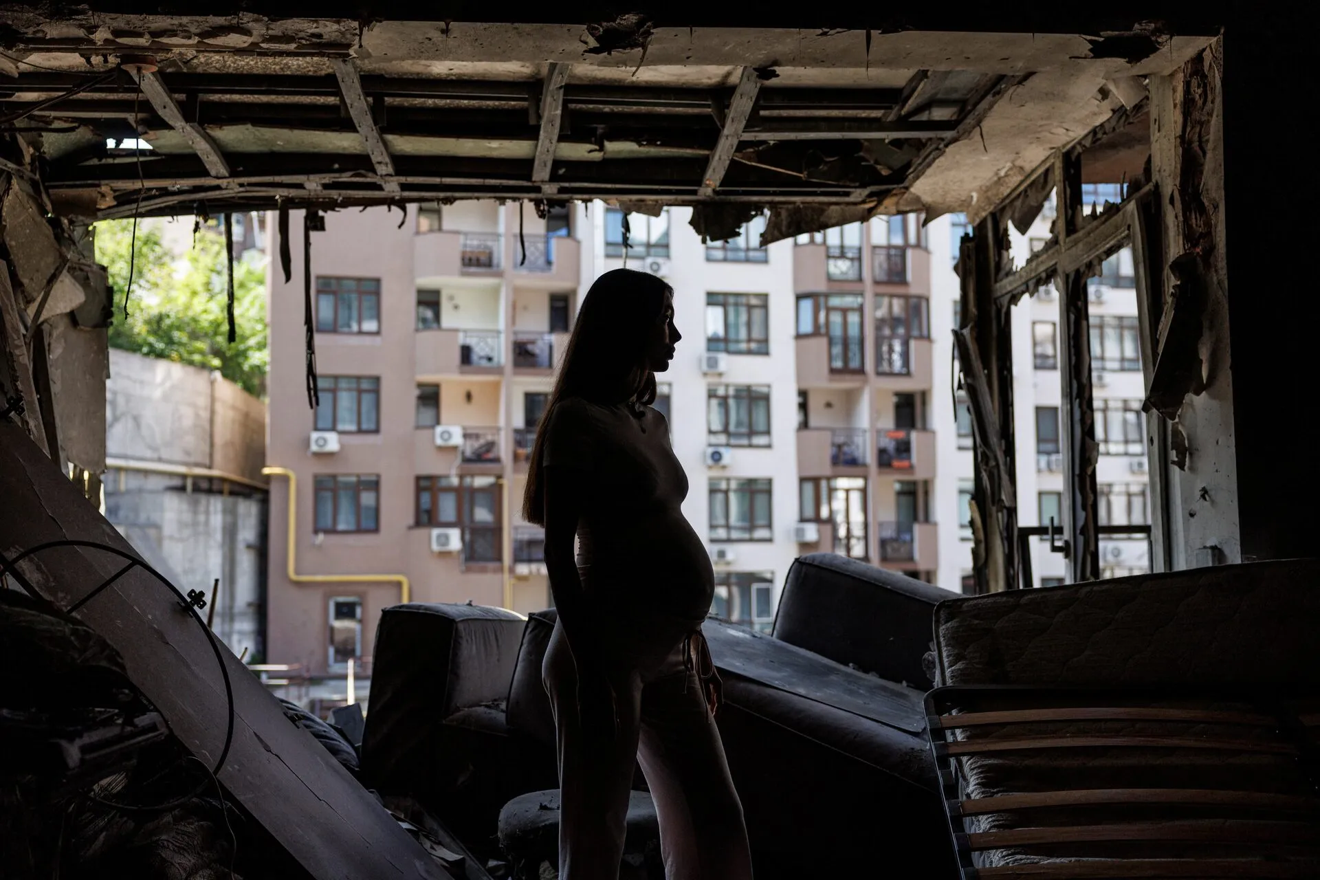 Українка в Києві після російського удару дрону: історія жінки, що втратила домівку